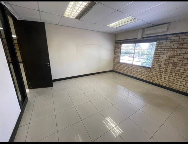 1,177M² WAREHOUSE TO LET IN KYA SANDS